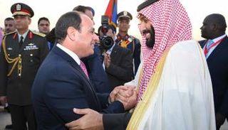 السيسي أثناء استقباله محمد بن سلمان