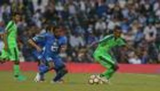 15 لاعباً من الهلال والأهلي مهددون بالإيقاف قبل حسم الدوري السعودي