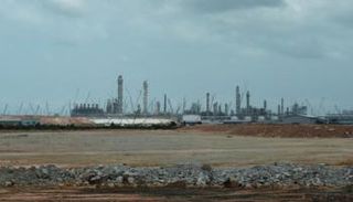 مجمع تكرير نفط - رويترز