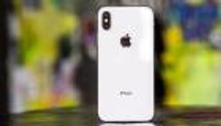 رغم الانتقادات.. هواتف 2018 الذكية ستكون بخلفية من الزجاج