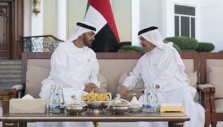 الشيخ محمد بن زايد آل نهيان والدكتور عبداللطيف بن راشد الزياني