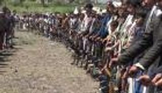 دعوات يمنية للضغط على مليشيا الحوثي لإدخال المساعدات الإنسانية