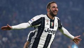 جونزالو هيجوايين  