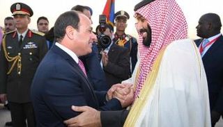 السيسي أثناء استقباله محمد بن سلمان