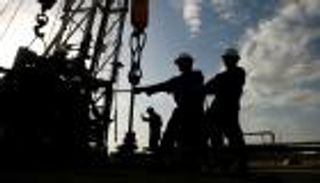 صعود النفط بدعم من نمو الطلب ومخاوف مرتبطة بأوبك