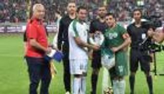 خادم الحرمين الشريفين يهدي ملعباً للعراق