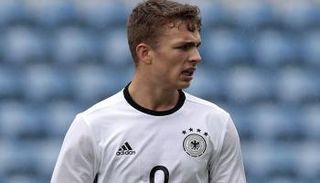 آرب مهاجم هامبورج وشباب ألمانيا