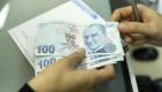 موديز تخفض تصنيفات تركيا السيادية والليرة تنهار