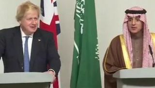 الجبير وبوريس جونسون خلال المؤتمر الصحفي