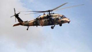 طائرة حربية تركية من طراز بلاك هوك تشارك في العدوان على عفرين