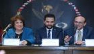 بالصور.. "شرم الشيخ المسرحي" يكرم صبحي وهنيدي وعائشة عبدالرحمن