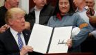 ترامب يعلن فرض رسوم جمركية على الصلب والألومنيوم ويستثني كندا والمكسيك