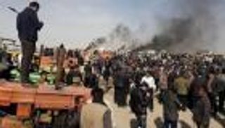 7 مصابين في مواجهات بين مزارعين وقوات القمع بإيران