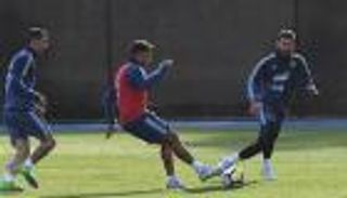 لاعب بنفيكا: ميسي أصعب منافس واجهته