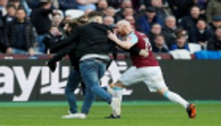 جماهير وست هام تنفجر في وجه اللاعبين والإدارة