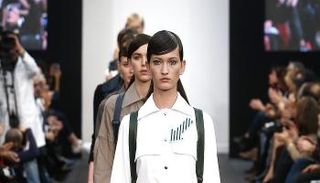 قرابة الـ100 مليار قطعة ملابس يستهلكها البشر سنويا 