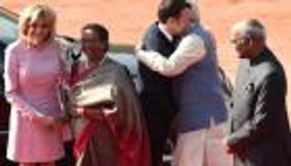 الرافال والنووي وطاقة الشمس.. وجبة دسمة بجولة ماكرون الآسيوية