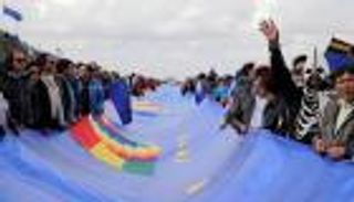 بالصور.. بوليفيا تصنع علما لاستعادة ممر بحري بطول 200 كيلومتر