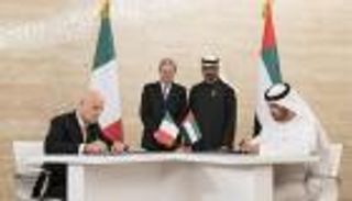 محمد بن زايد ورئيس وزراء إيطاليا يشهدان توقيع اتفاقية بين مبادلة وإيني