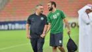 الحقيبة اليدوية تستهوي اللاعبين في السعودية