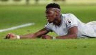 مورينيو يثير الشكوك حول مشاركة بوجبا أمام إشبيلية 