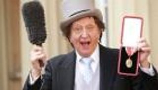 وفاة الكوميديان صاحب الـ1500 نكتة في 3 ساعات