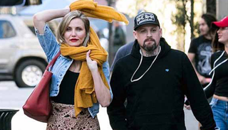 كاميرون دياز بصحبة زوجها 