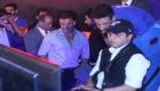 بالصور.. عمرو دياب ومحمد هنيدي نجما افتتاح بطولة الألعاب الإلكترونية