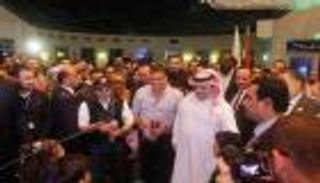 عمرو دياب وهنيدي وحماقي يزورون مستشفى57357 مع تركي آل الشيخ