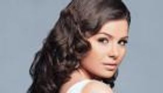 بالصور.. أشهر إطلالات الفنانة يسرا اللوزي