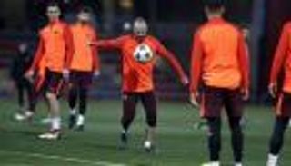 إنييستا يدعم برشلونة في مواجهة تشيلسي