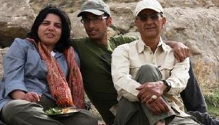 البروفيسور وزوجته ونجلهما مهران