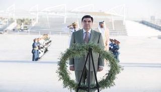 رئيس تركمانستان في واحة الكرامة بأبوظبي