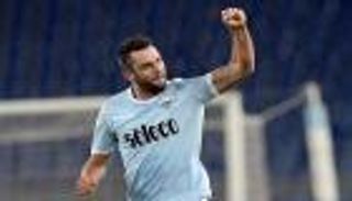 إنتر ميلان يقترب من ضم دي فري 