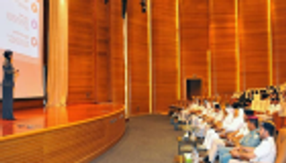 شرطة أبوظبي تحتفي باليوم العربي لحقوق الإنسان