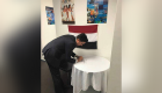 تصويت المصريين في شرق الأرض.. فرحة بالانتخاب وصور تذكارية