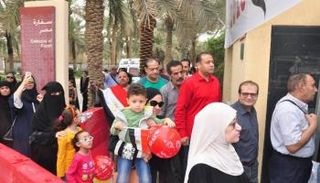 ناخبون حرصوا على التوافد كعائلات لإشراك الأطفال في مسؤولية الانتخاب