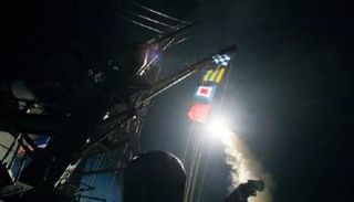 إطلاق صاروخ توماهوك أمريكي في أبريل 2017 باتجاه قاعدة الشعيرات السورية