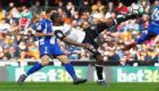 فالنسيا يقترب من حلم دوري الأبطال بالفوز على ألافيس 