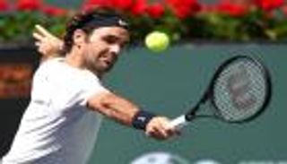 فيدرر يواصل التوهج ويتأهل لنهائي بطولة إنديان ويلز