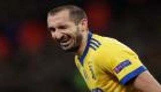 حالة ذعر بصفوف يوفنتوس بسبب كيلليني 