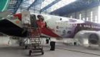 "مصر للطيران" تحتفل برعاية الفراعنة بطائرة خاصة