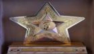 الشيخة فاطمة تشهد تخريج دفعة من طالبات جامعتي الإمارات وزايد