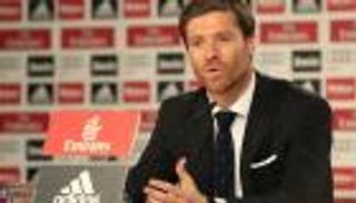 تشابي ألونسو: لا أمتلك الخبرة الكافية لتولي تدريب ريال سوسيداد