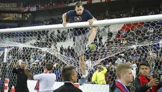 ليون ومارسيليا ينتظران عقوبات أوروبية