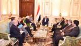 جريفيث يستهل أولى جولاته بلقاء هادي ومخاوف من تعنت جديد للانقلابيين