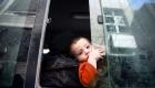 مقتل 17 طفلا بالغوطة الشرقية.. احتموا بمدرسة فطالتهم غارة