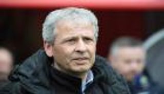 وكيل مدرب نيس ينفي مفاوضات النصر السعودي