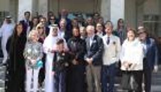 نهيان بن مبارك يستقبل وفد أصدقاء اللوفر