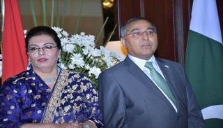 مشتاق علي شاه سفير باكستان في القاهرة وحرمه